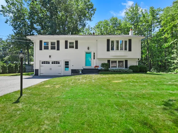 2 Carrie Drive, Merrimack, NH 03054