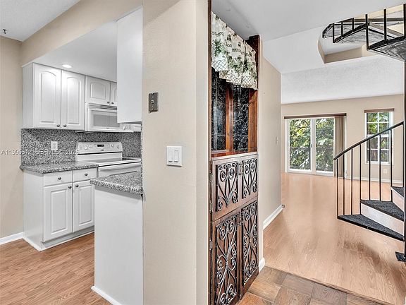 4th image of 620 Tennis Club Dr APT 306