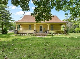 919 S Hackman St, Staunton, IL 62088