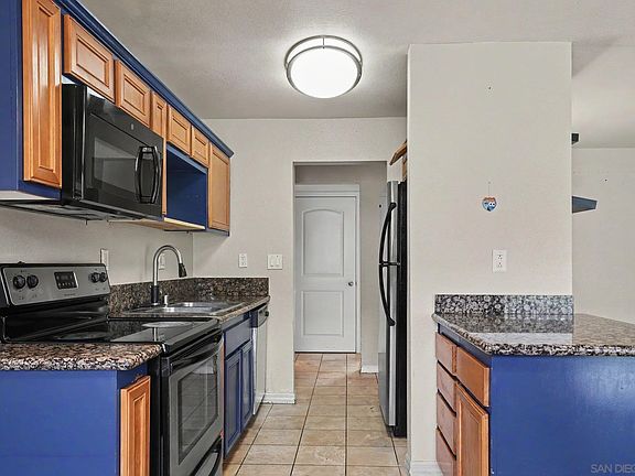 4th image of 930 Peach Ave Unit 11