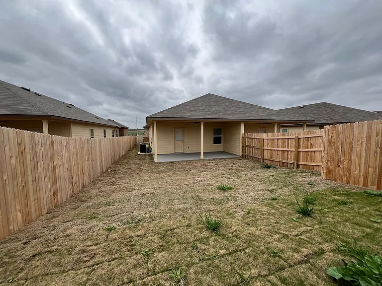 351 Emma Dr — Photo 23