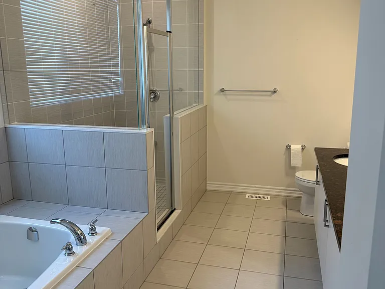 166 Auckland Dr — Photo 31