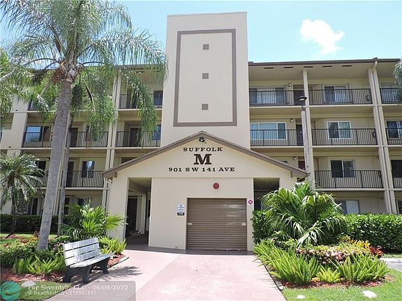 3rd image of 901 SW 141st Ave APT 307M