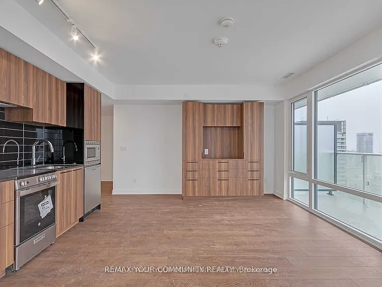 501 Yonge St #4802 — Photo 13