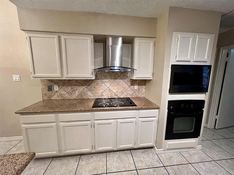 8507 Grove Park Dr — Photo 12