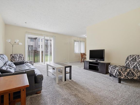 4th image of 1600 Northbrook Dr #B9