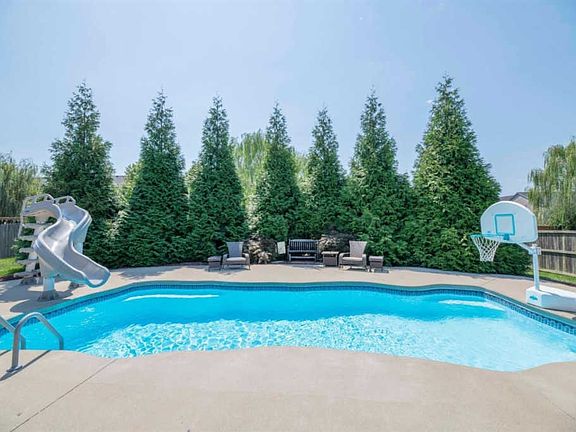 2nd image of 784 Maidencane Dr