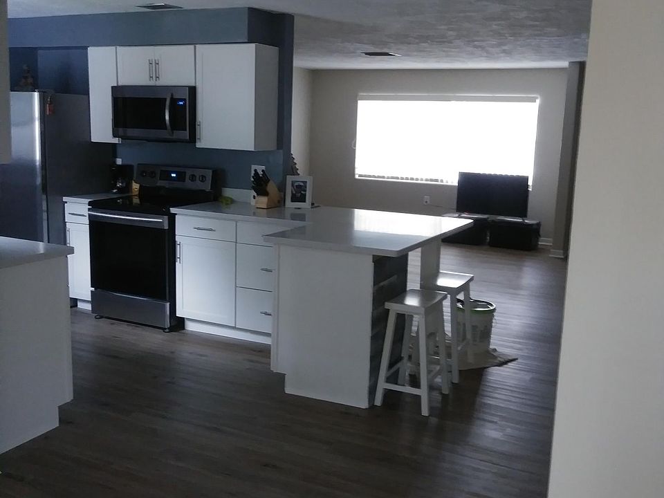 1st image of 101 S Lincoln Ave