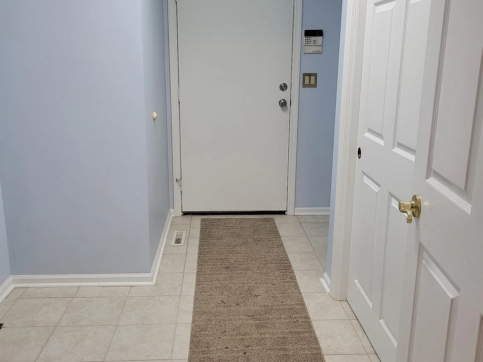 111 Gilford Terrace - . — Photo 3