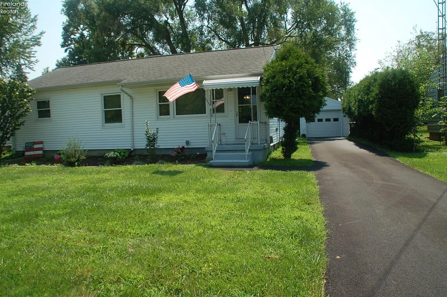 120 W Strub Rd photo 1
