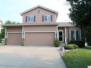 1007 Gold Coast Rd, Papillion, NE 68046