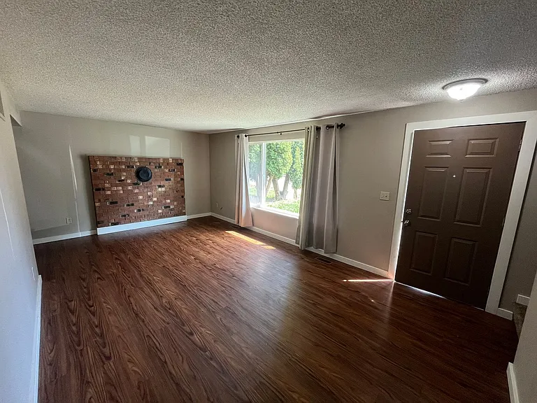11080 N Skagit St #A — Photo 2