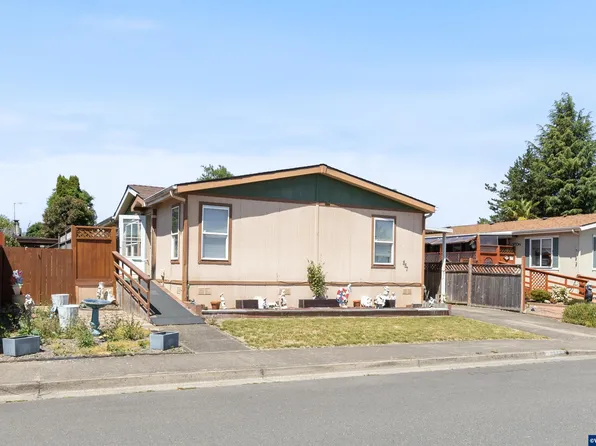 857 Hoffman Rd NE #11, Salem, OR 97301