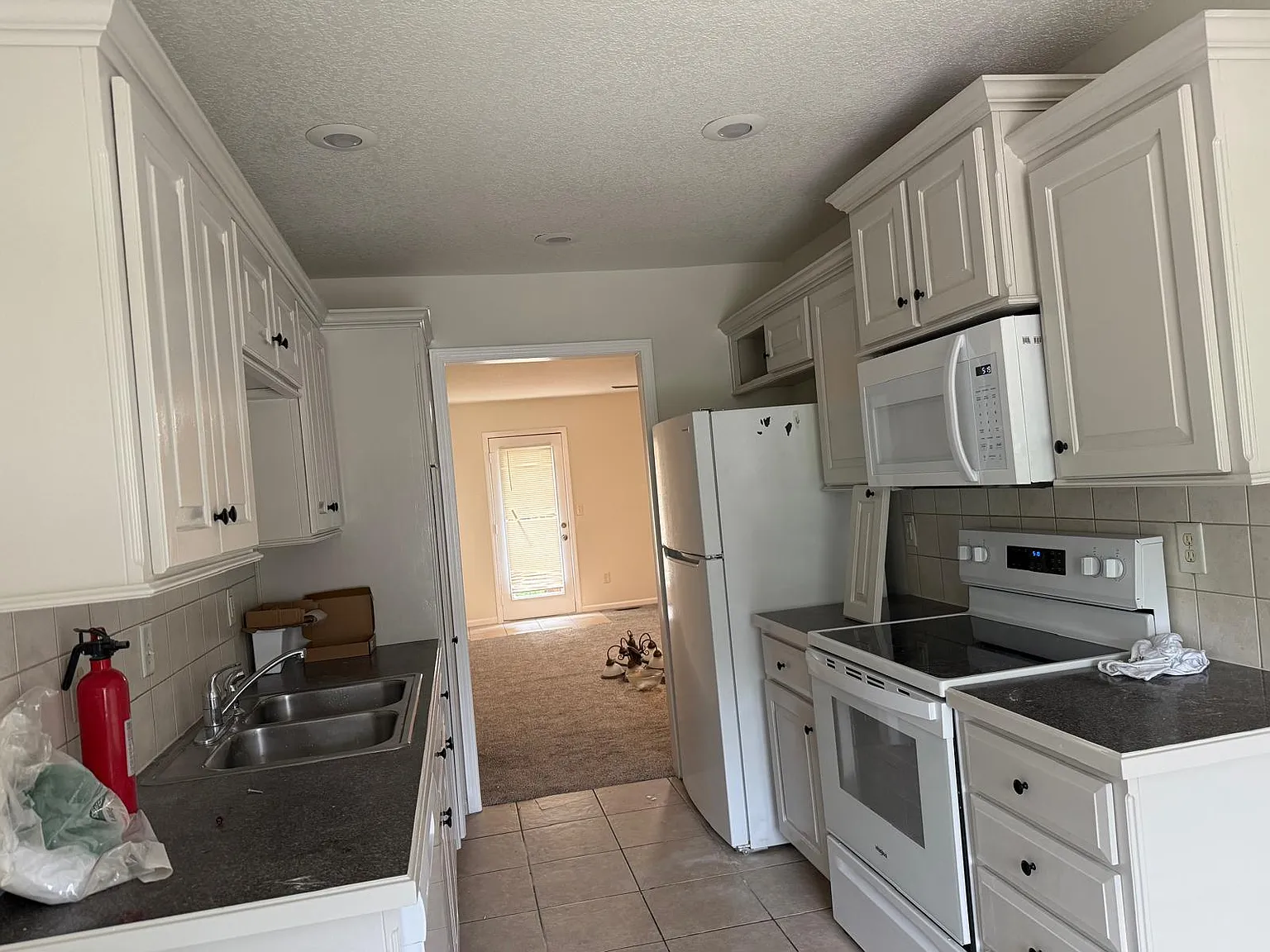 3 bed, 1700 sqft, $1,700 — Photo 4