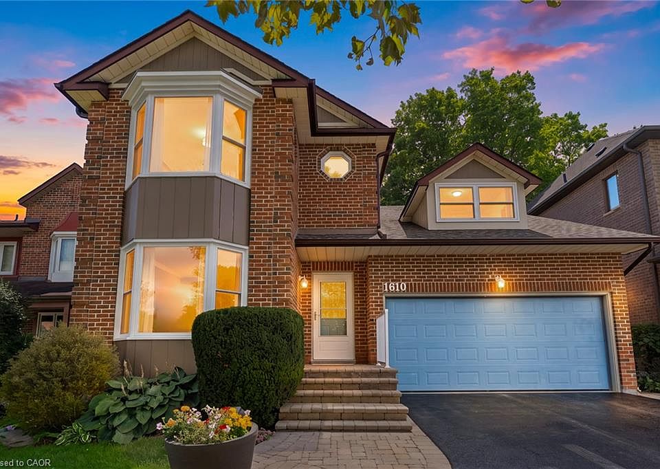 1st image of 1610 Heathside Cres