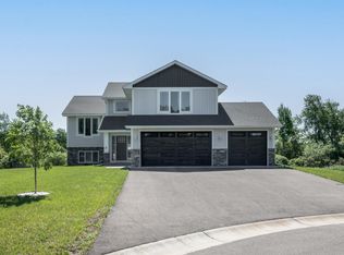 38069 Golden Oaks Trl, North Branch, MN 55056