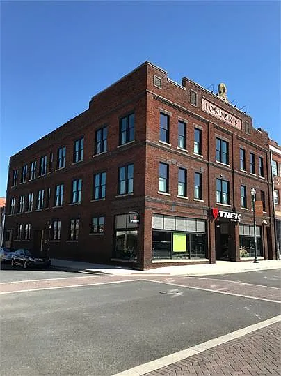110 W Market St — Photo 40