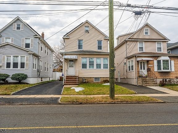 4th image of 343 Dewitt St