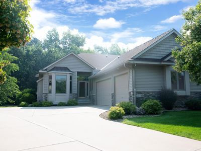 2202 Midland View Ct N, Roseville, MN, 55113