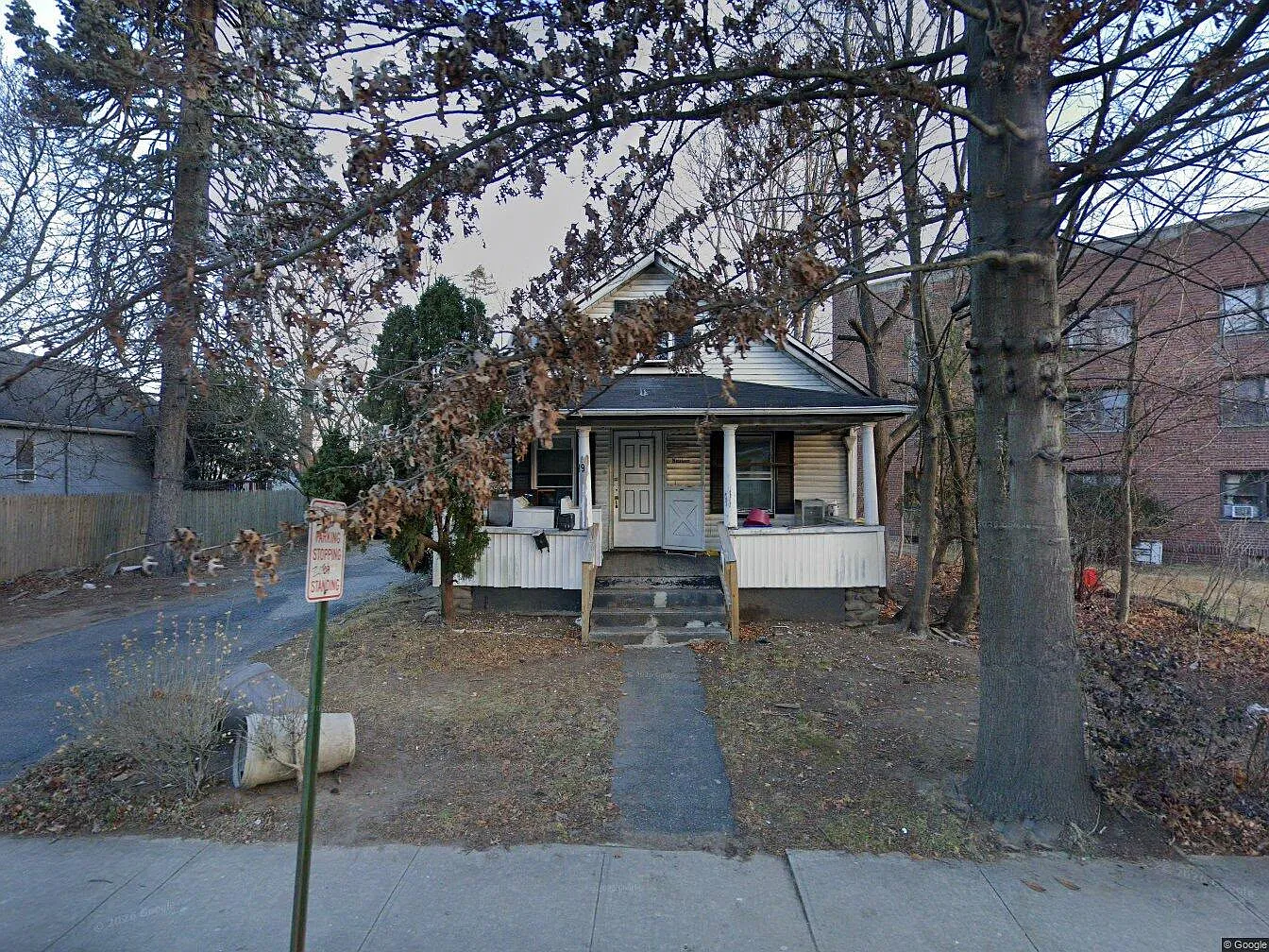 5 bed, $4,000 — Photo 1