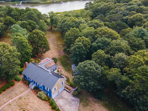 28 Sheila Way, East Falmouth, MA 02536