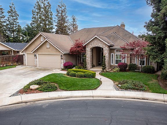 3rd image of 5217 W Bordeaux Ct