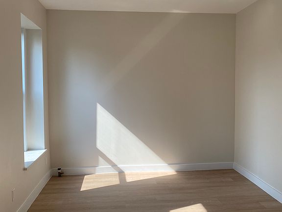 3rd image of 76 4th Ave APT 2