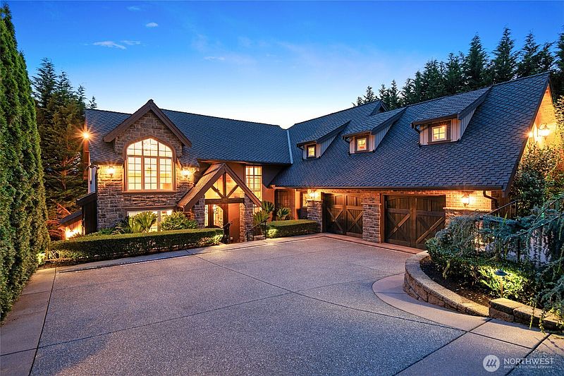 4th image of 2845 E Lake Sammamish Parkway SE