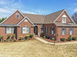 617 Heathercrest Ct, Simpsonville, SC 29681