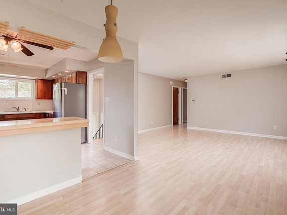 5th image of 20737 Emerald Dr