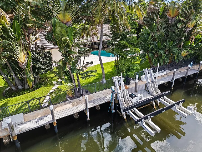 18 Eleuthera Dr — Photo 17