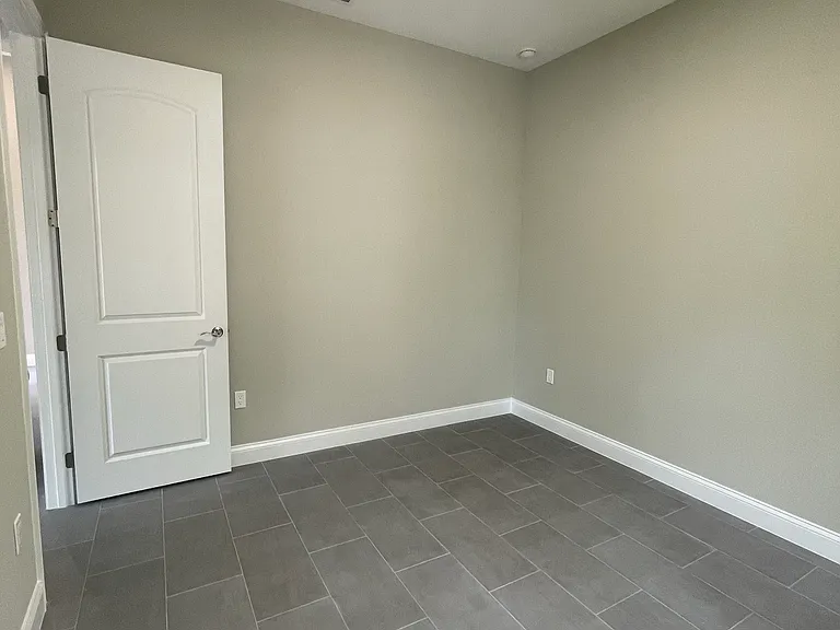 11 Corona Ct — Photo 34