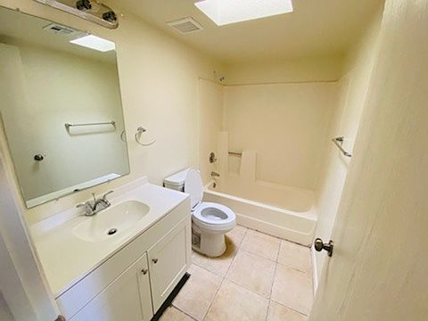 4th image of 4142 E Lee St