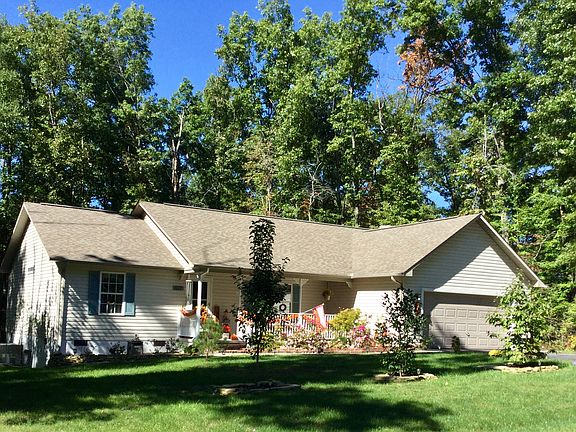 3rd image of 637 Apoka Ln