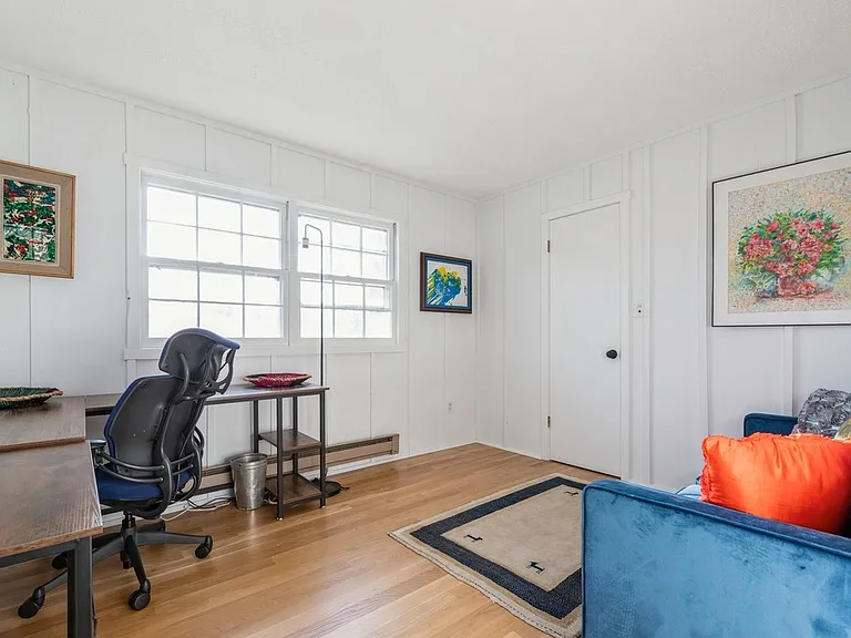 122 Pembroke Dr — Photo 18
