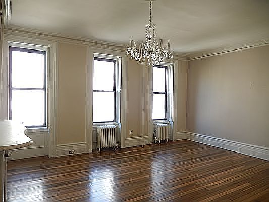 5th image of 154 E 61st St #3