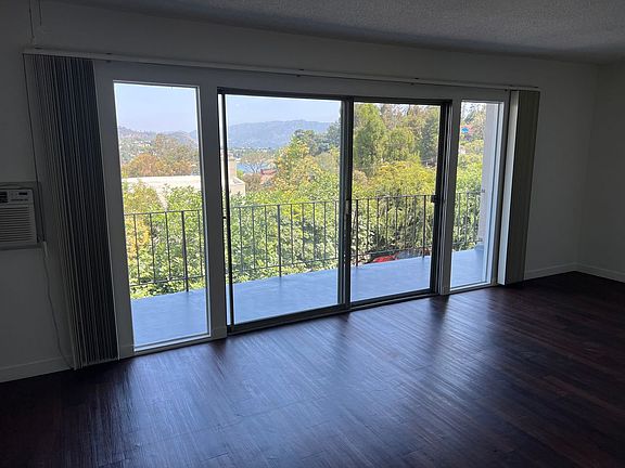 2nd image of 2318 Duane St APT 4