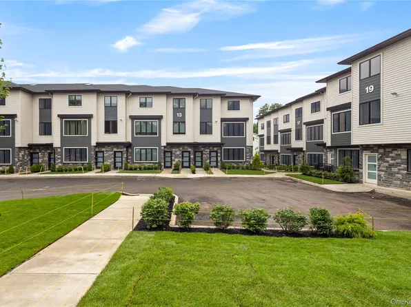 17 Lazer Court #111, Spring Valley, NY 10977
