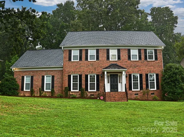 4810 Eddystone Dr, Charlotte, NC 28270