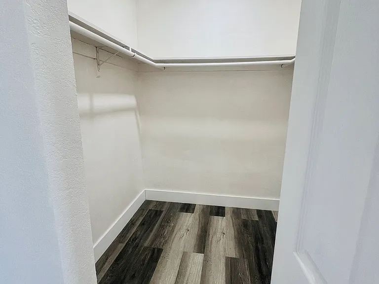 W 2nd Way — Photo 4