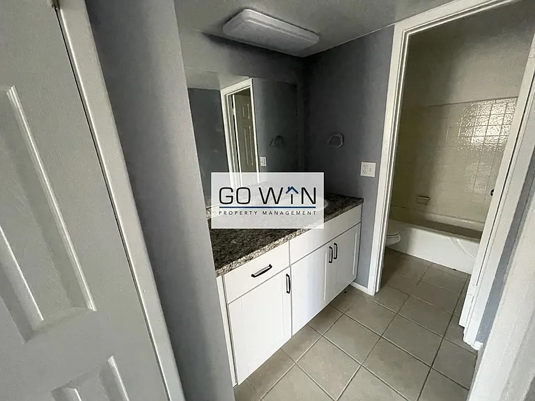36 E Ingram St — Photo 7