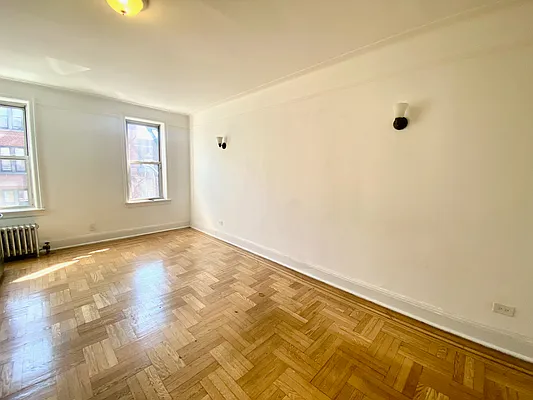 Rented by City Connections Realty | media 7