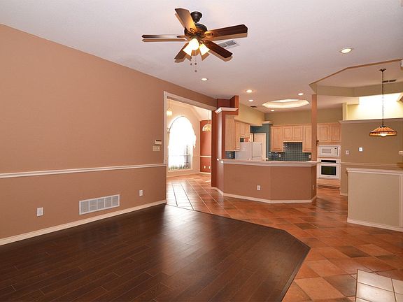 5th image of 2715 Orchid Dr
