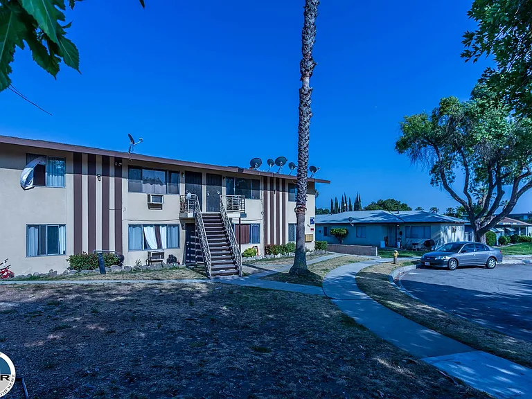 284 N Garnet Way — Photo 17