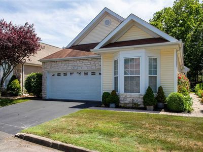 569 Leisure Dr, Ridge, NY, 11961
