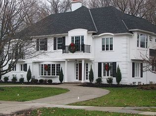 20975 Avalon Dr, Rocky River, OH 44116