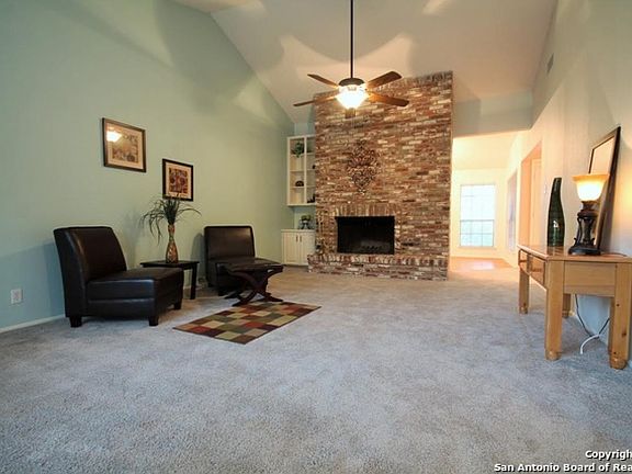 5th image of 3605 Hidden Dr #209