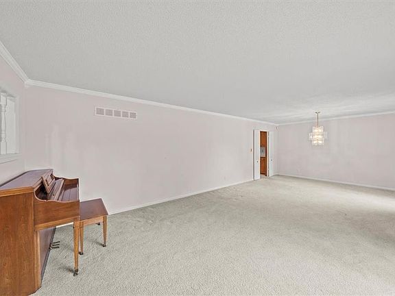 5th image of 4326 S Cromwell Dr