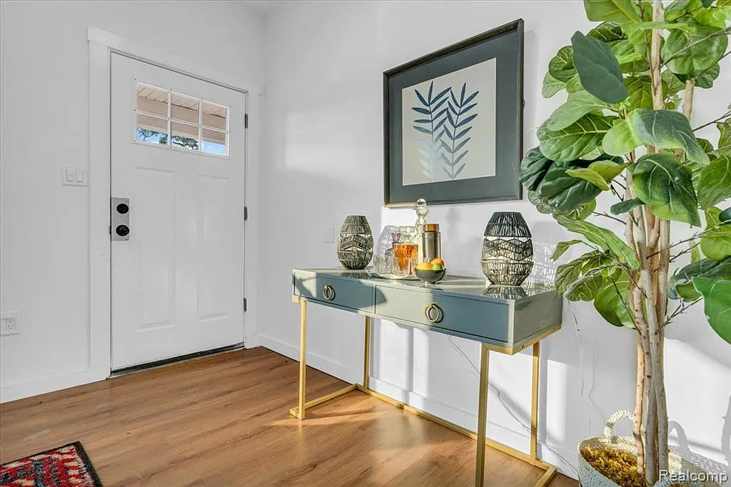 2 bed, 1400 sqft, $2,000 — Photo 2