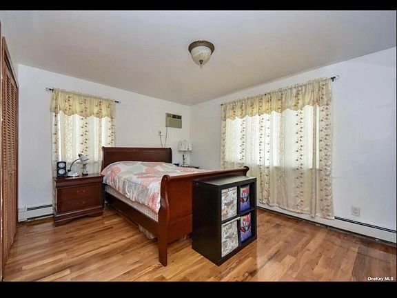 2nd image of 1083 Shelburne Dr Floor 2
